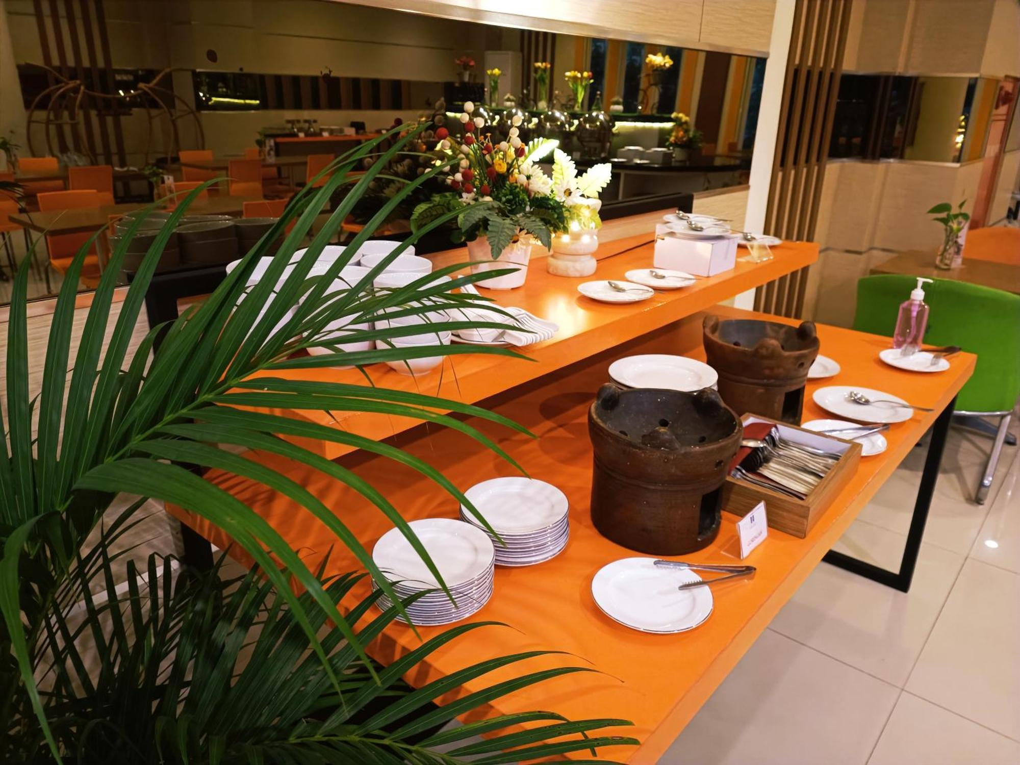 Halogen Hotel Airport Surabaya Sidoarjo Luaran gambar