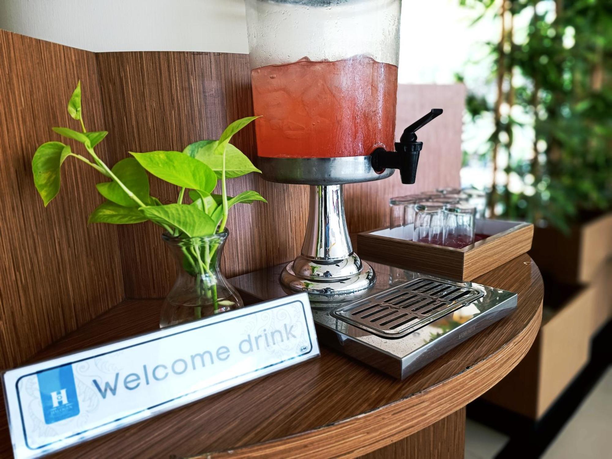 Halogen Hotel Airport Surabaya Sidoarjo Luaran gambar