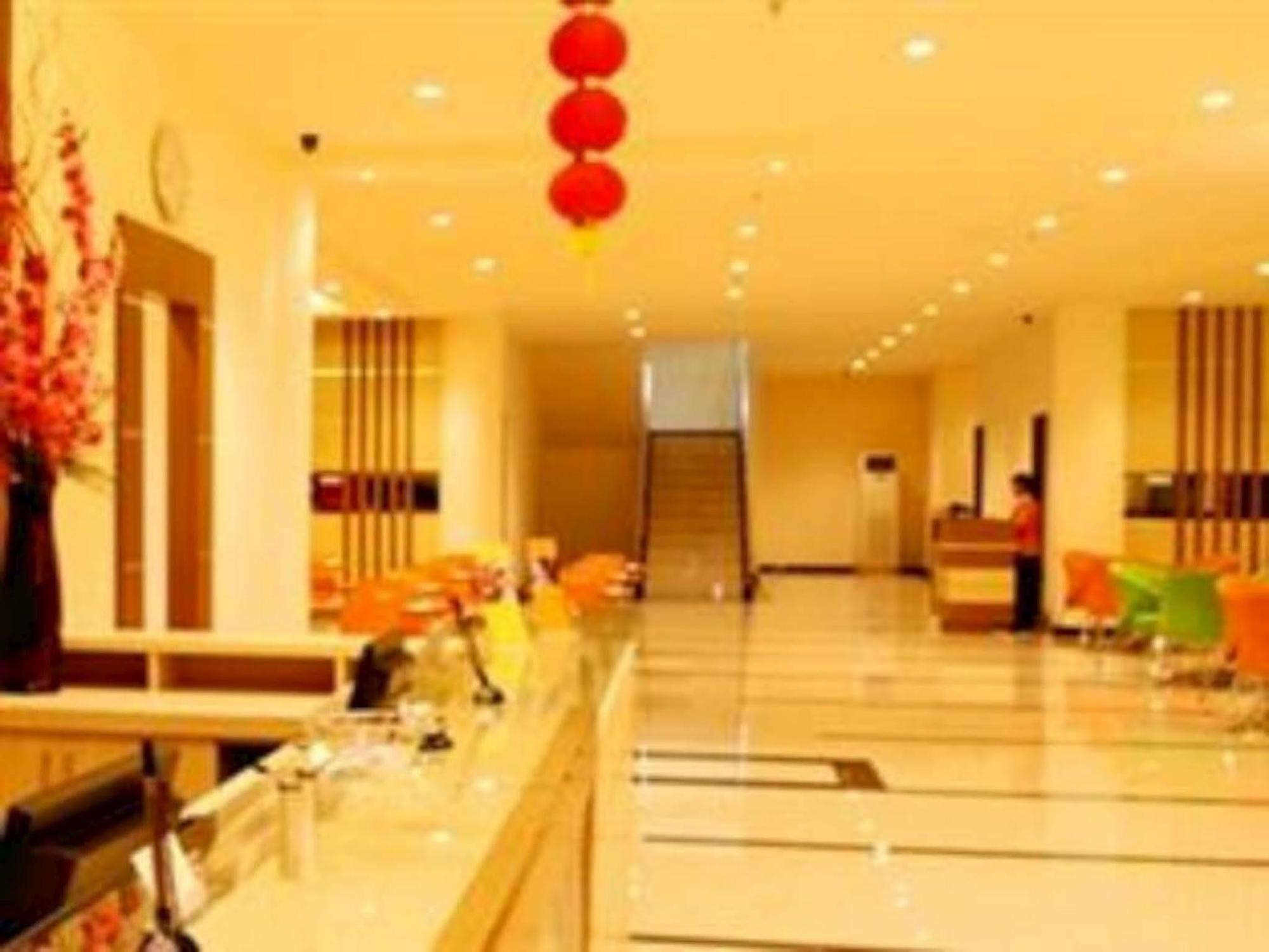 Halogen Hotel Airport Surabaya Sidoarjo Luaran gambar